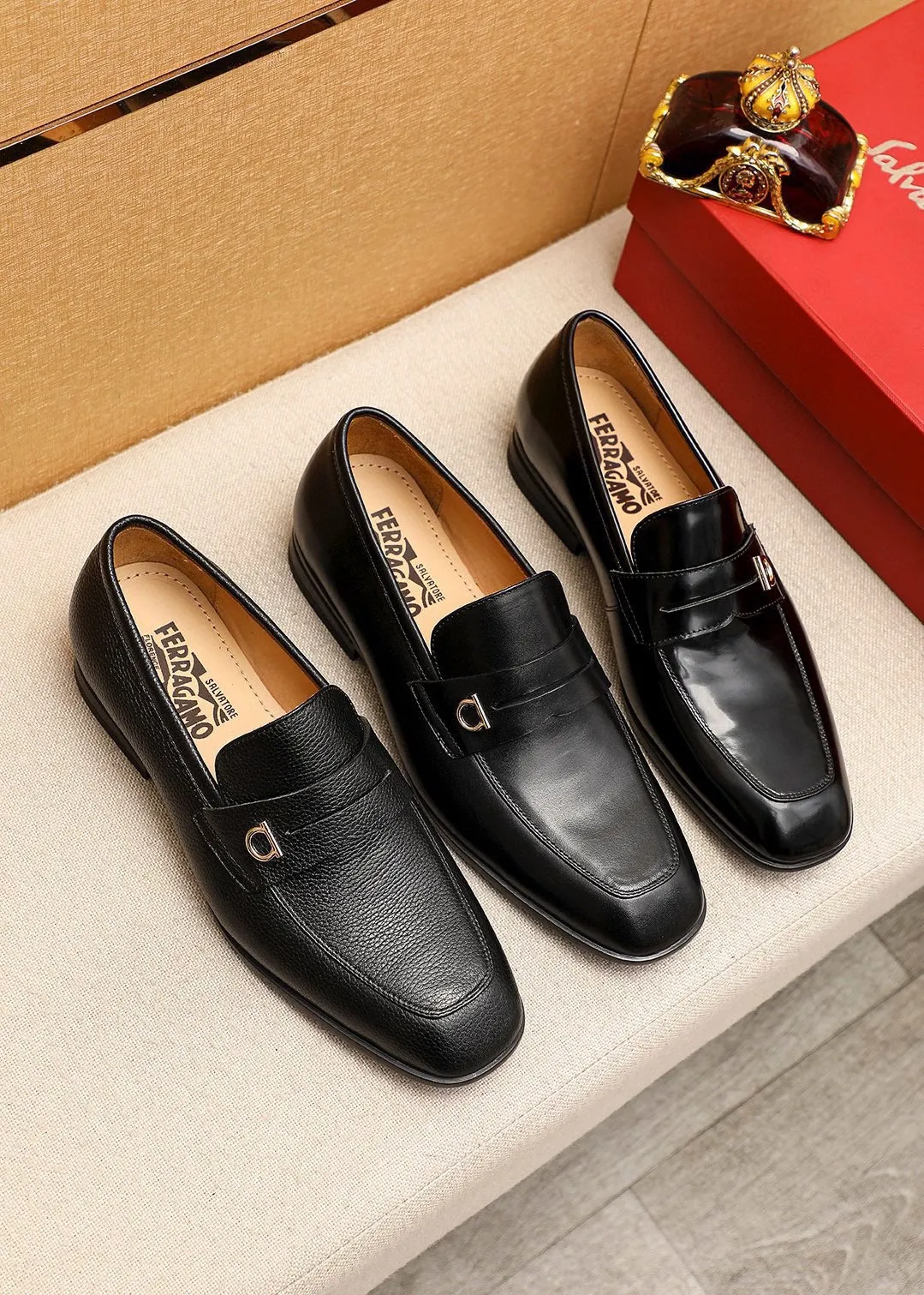 Men's shoes 💰480 💐 Product trademark: Ferragamo "Ferragamo" casual leather shoes Regular size: 38-44 (45🉑️customized) Product materials: Selected imported first-layer cowhide upper + luxury hardware buckle, imported water-dyed cowhide leather lining. Strong three-dimensional visual effect, original rubber outsole Color: 3⃣️seed leather materials available